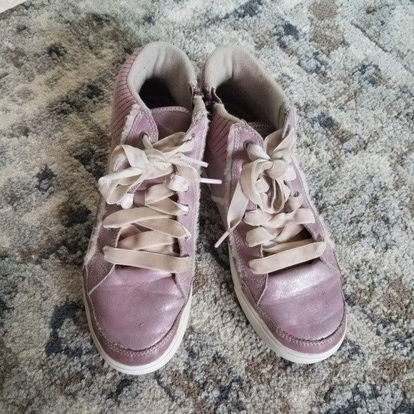 UGG Australia Addie Sneakers - Picture 8 of 11